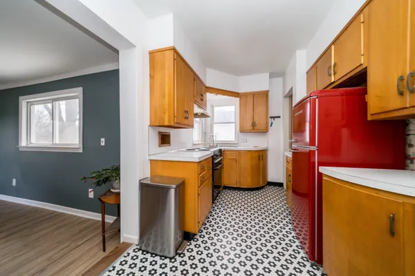 $265,000 | 912 West Silver Lake Road, Fenton, MI 48430