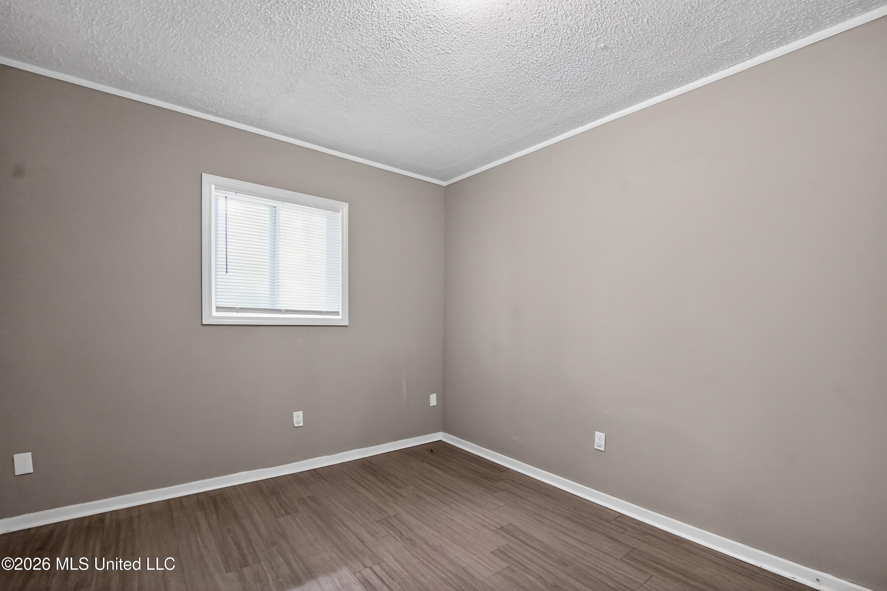 119 Martin Road Brandon, MS 39042 - Photo 11 of 26 11_119_Martin_Rd-Living_room-6695