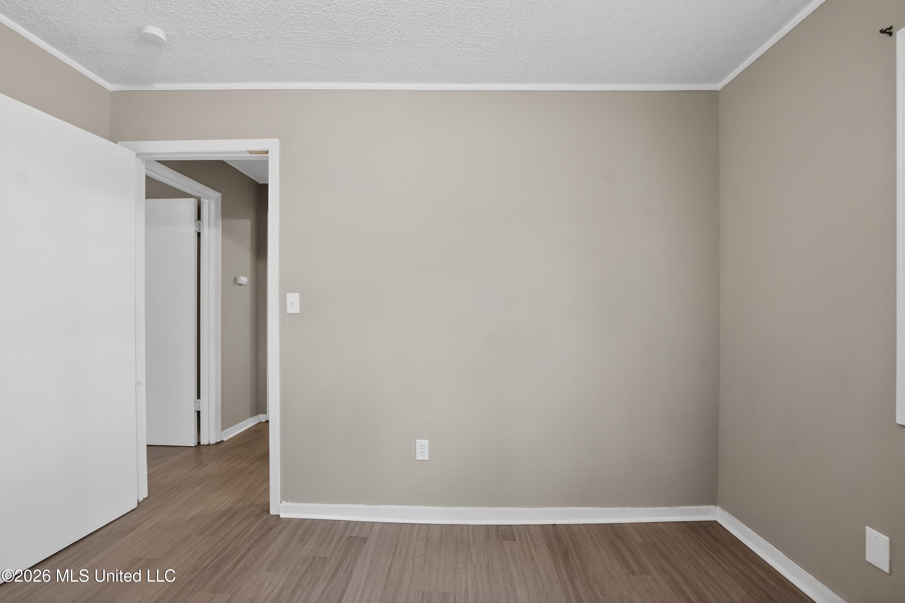 119 Martin Road Brandon, MS 39042 - Photo 15 of 26 15_119_Martin_Rd-Living_room-6694