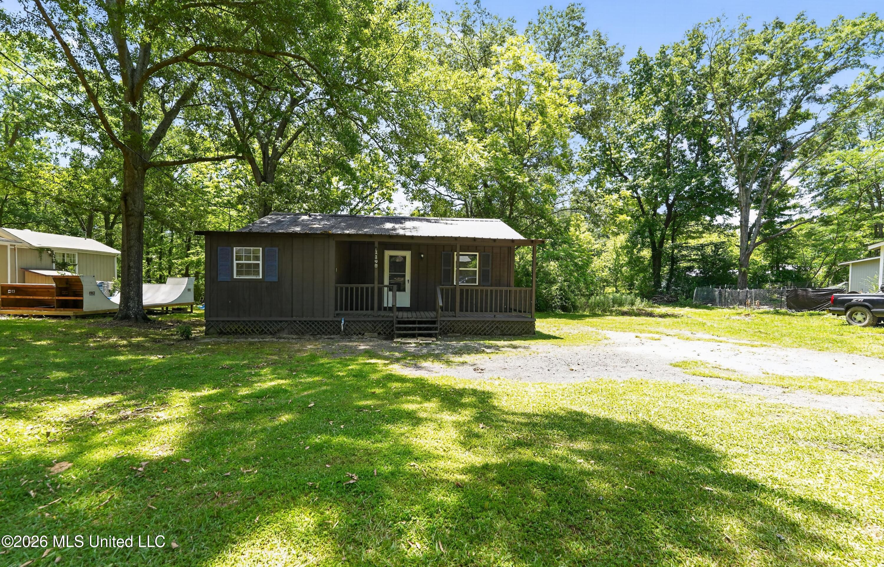 119 Martin Road Brandon, MS 39042 - Photo 4 of 26 04_119_Martin_Rd-Exterior-06-1