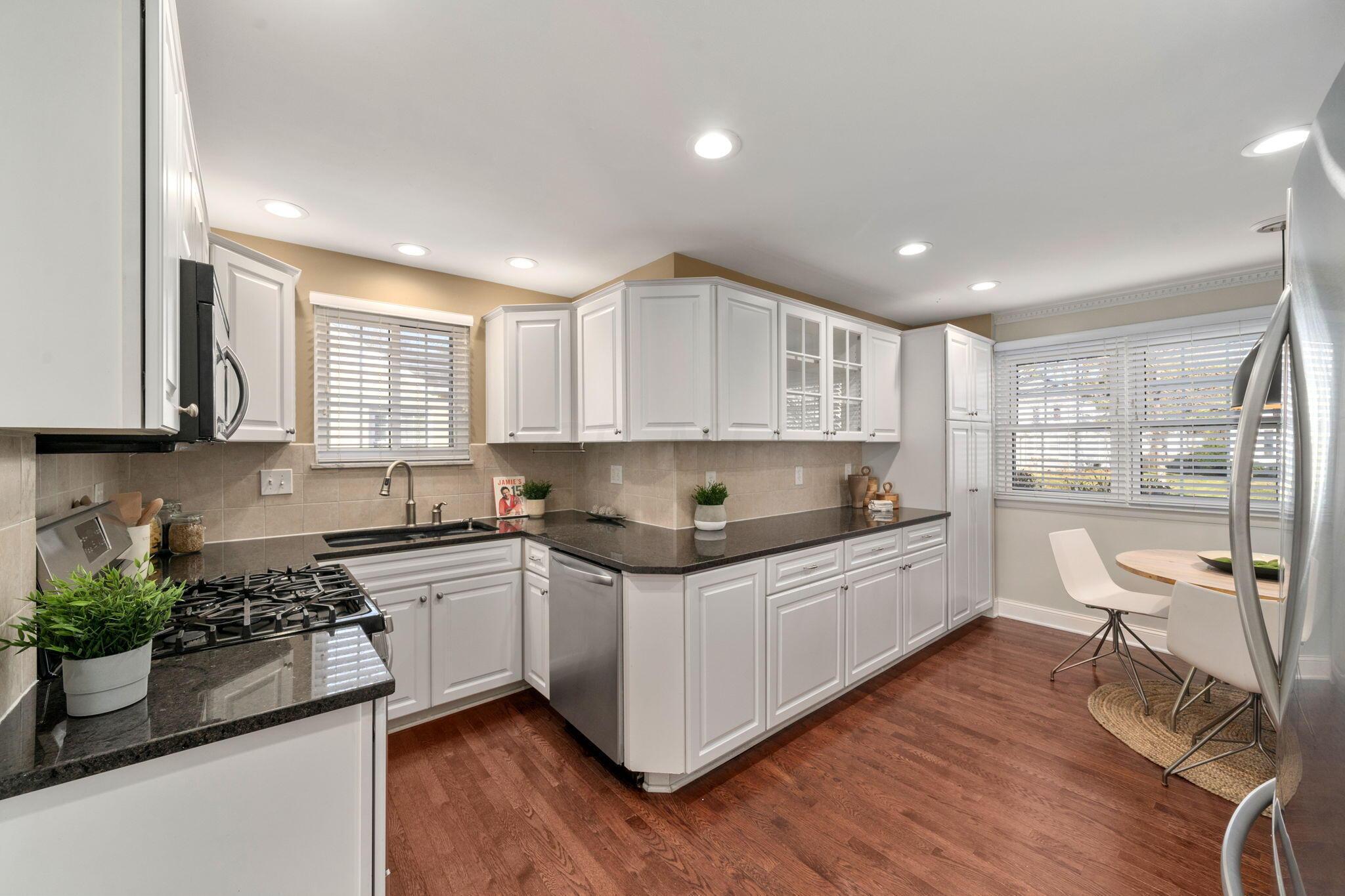 2223 Harwitch Road Columbus, OH 43221 - Photo 16 of 61 19-web-or-mls-DSC04108