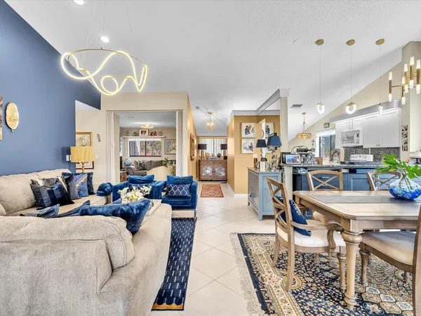 $269,800 | 10215 North Circle Lake Drive, Unit 201, Boynton Beach, FL 33437