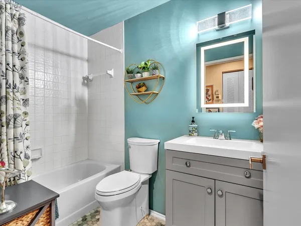 $269,800 | 10215 North Circle Lake Drive, Unit 201, Boynton Beach, FL 33437