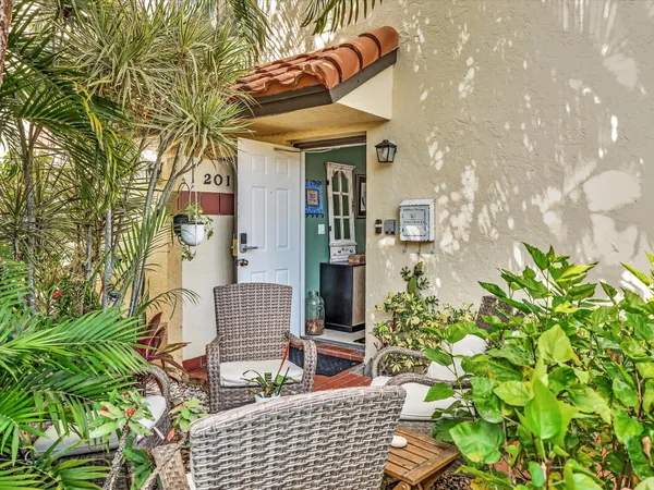 $269,800 | 10215 North Circle Lake Drive, Unit 201, Boynton Beach, FL 33437