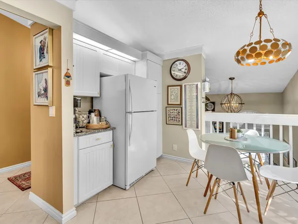 $269,800 | 10215 North Circle Lake Drive, Unit 201, Boynton Beach, FL 33437