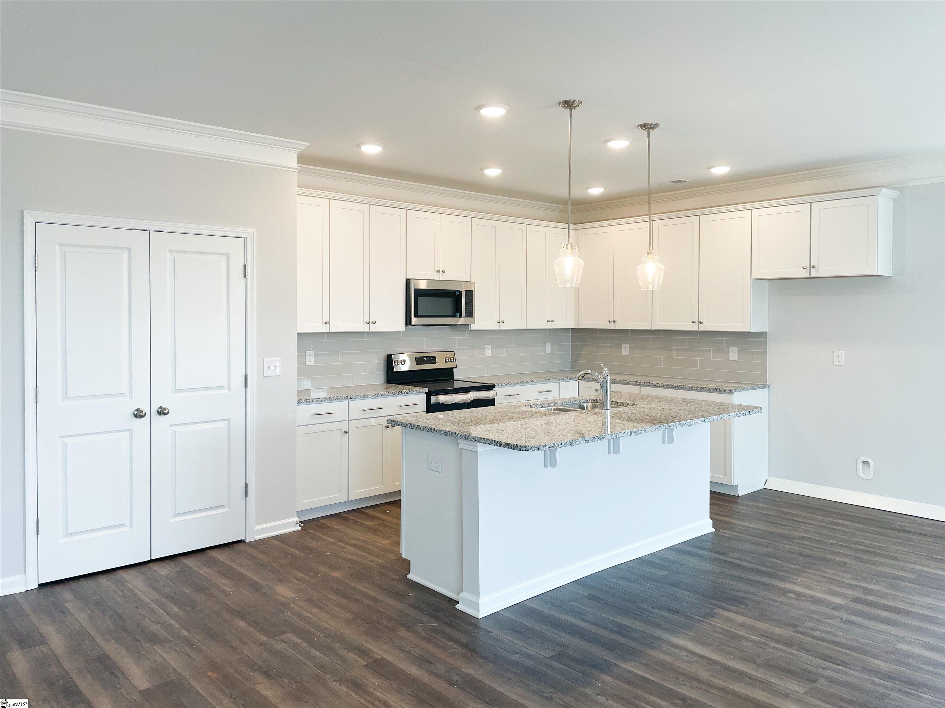106 Pendergast Road Greenville, SC 29605 - Photo 4 of 20 Gallery Image 4