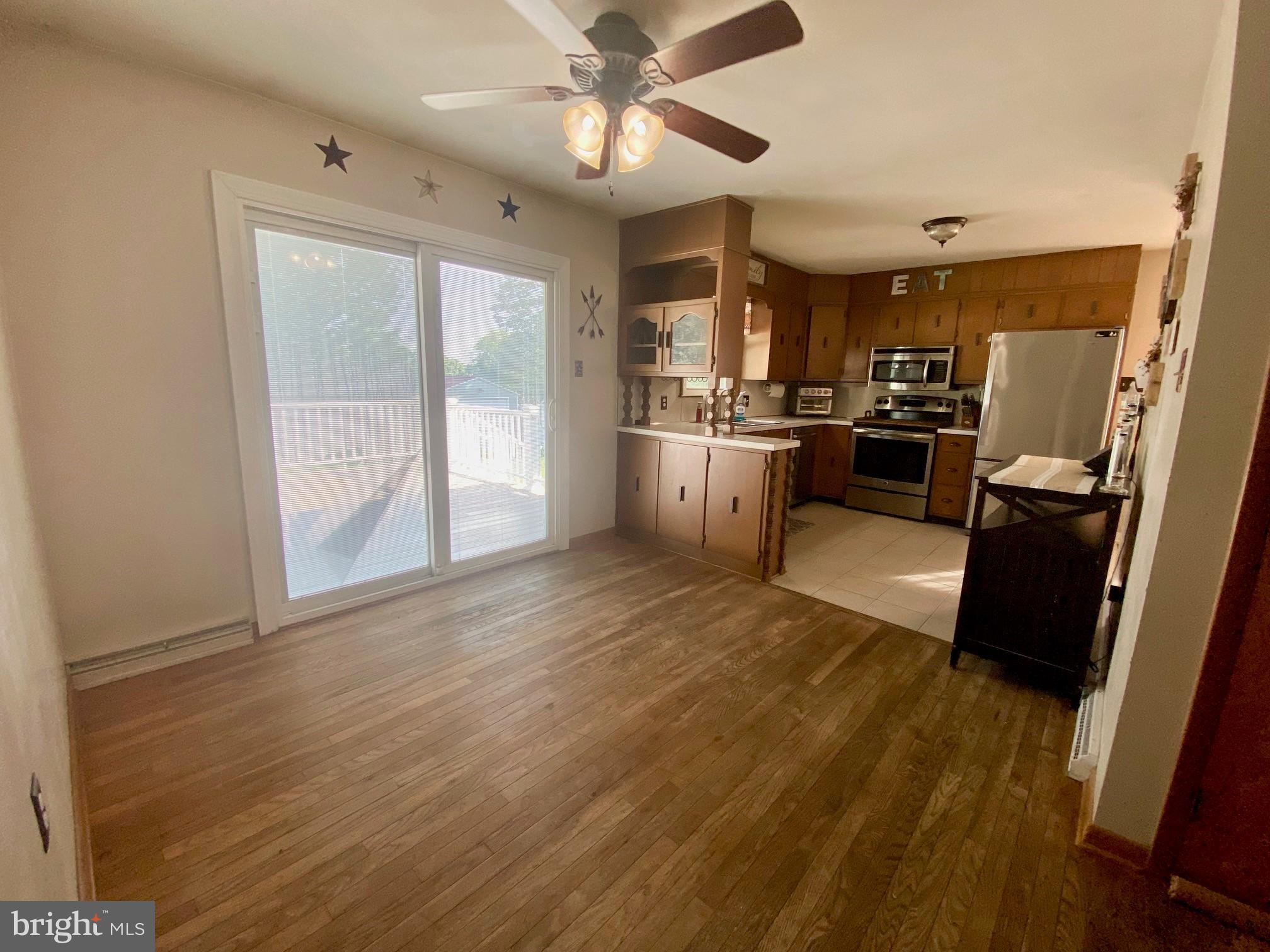 490 Snyder Road Reading, PA 19605 - Photo 5 of 32 Dining Area/Kitchen