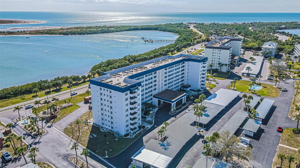 7 Elgin Place, Unit 301 Dunedin, FL 34698 - Photo 32 of 35 a view of a city with an ocean