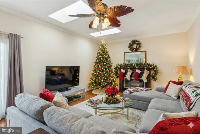 $825,000 | 1551 Brownsville Drive, Herndon, VA 20170