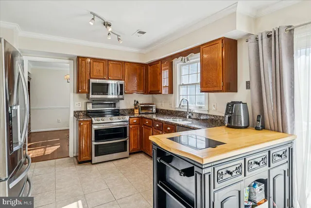 $825,000 | 1551 Brownsville Drive, Herndon, VA 20170