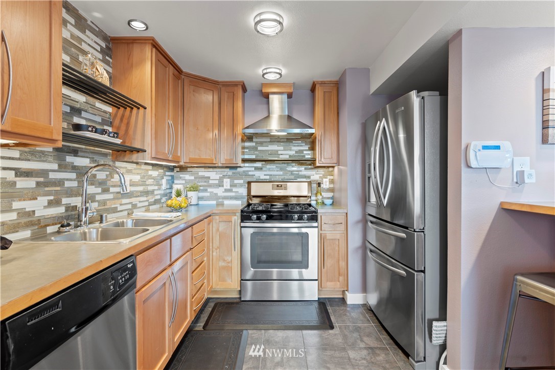 337 3rd Avenue South, Unit 101 Edmonds, WA 98020 - Photo 8 of 21 Gallery Image 8