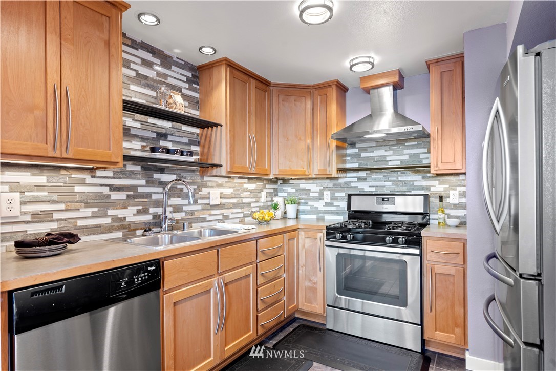 337 3rd Avenue South, Unit 101 Edmonds, WA 98020 - Photo 10 of 21 Gallery Image 10