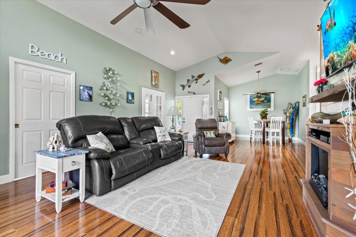 2776 Southwest Riviera Road Stuart, FL 34997 - Photo 17 of 62 Family Room