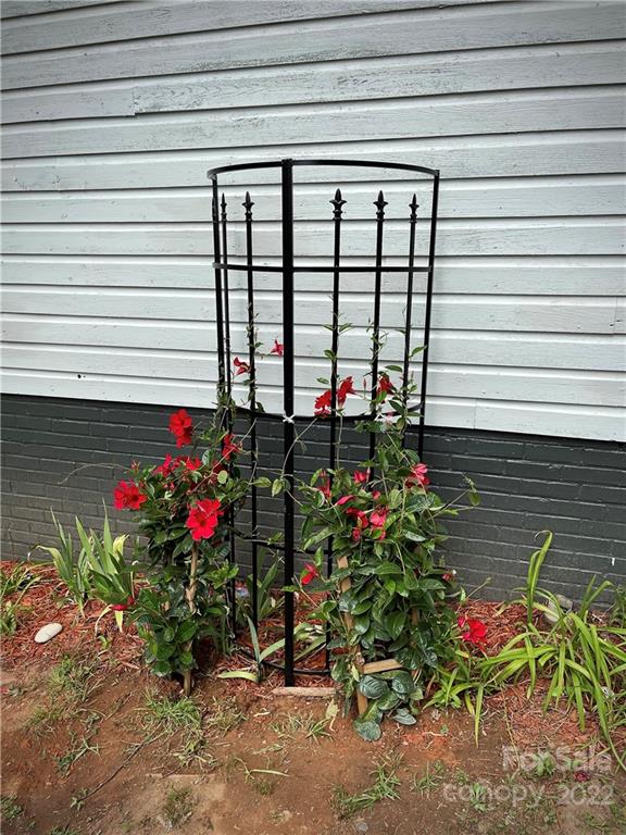 1645 Amherst Road Morganton, NC 28655 - Photo 5 of 23 Gallery Image 5
