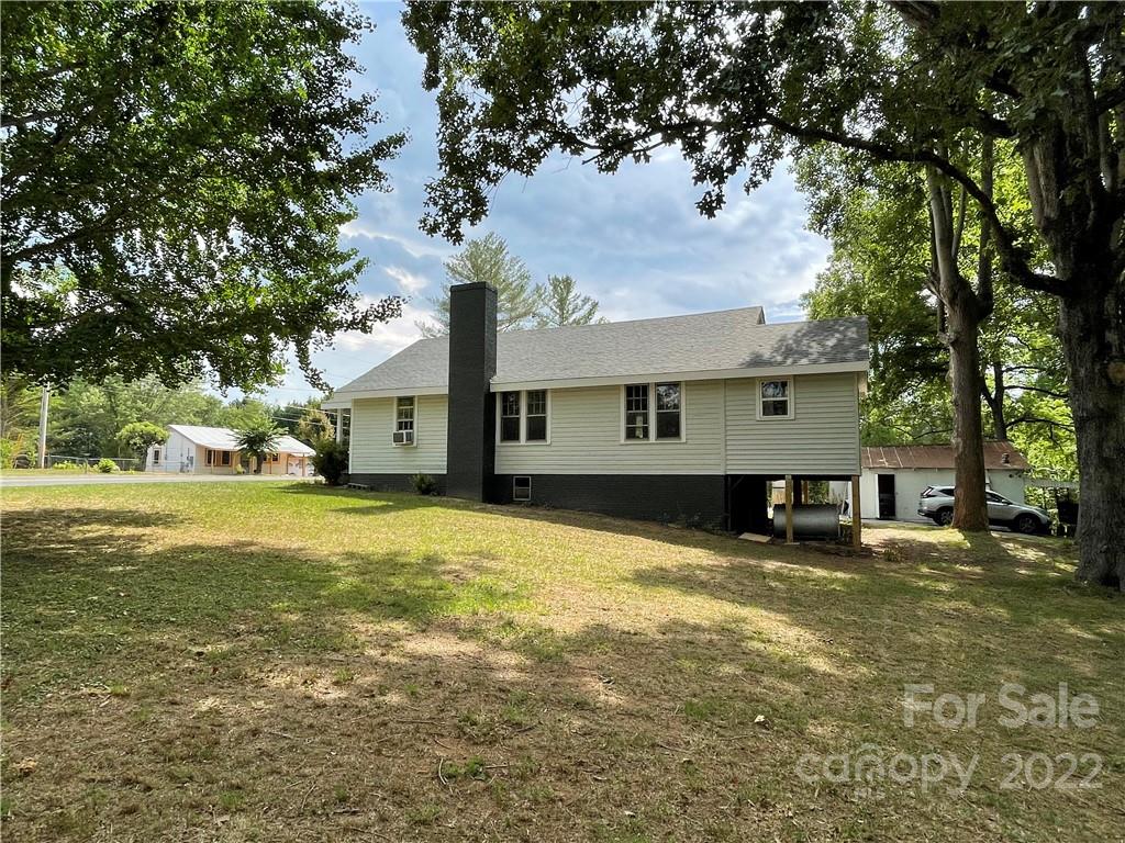 1645 Amherst Road Morganton, NC 28655 - Photo 6 of 23 Gallery Image 6