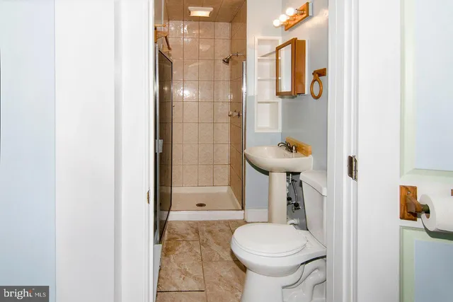 en empty room with windows