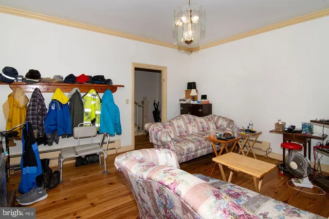 a bathroom with a toilet and a bathtub