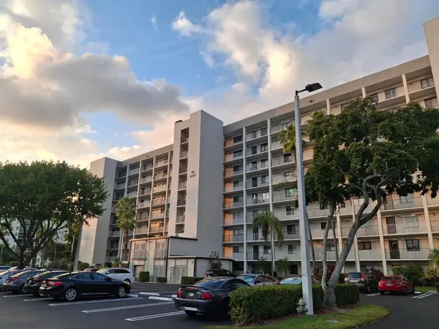 $2,500 | 2217 Cypress Island Drive, Unit 701, Pompano Beach, FL 33069
