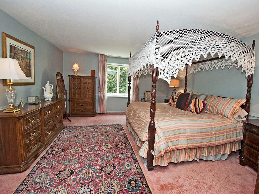 816 Flint Ridge Road Mt. Lebanon, PA 15243 - Photo 19 of 22 Gallery Image 19