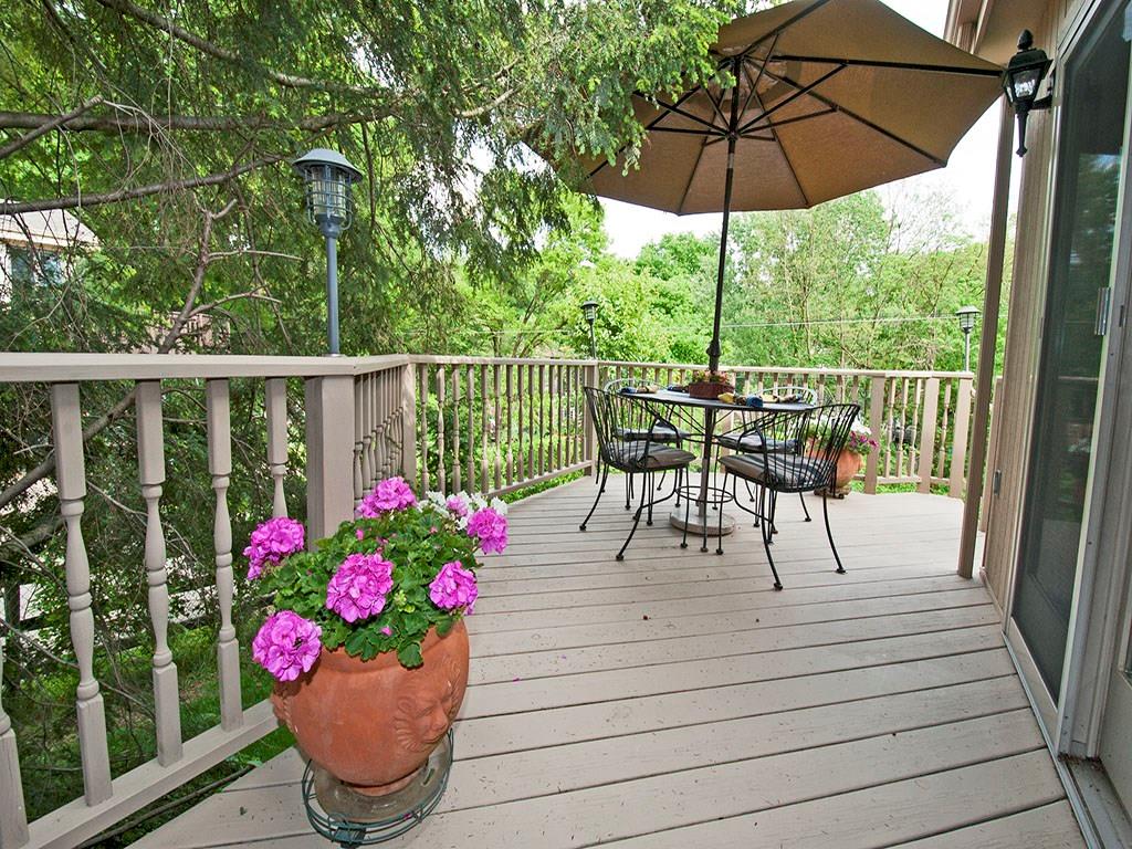 816 Flint Ridge Road Mt. Lebanon, PA 15243 - Photo 3 of 22 Gallery Image 3