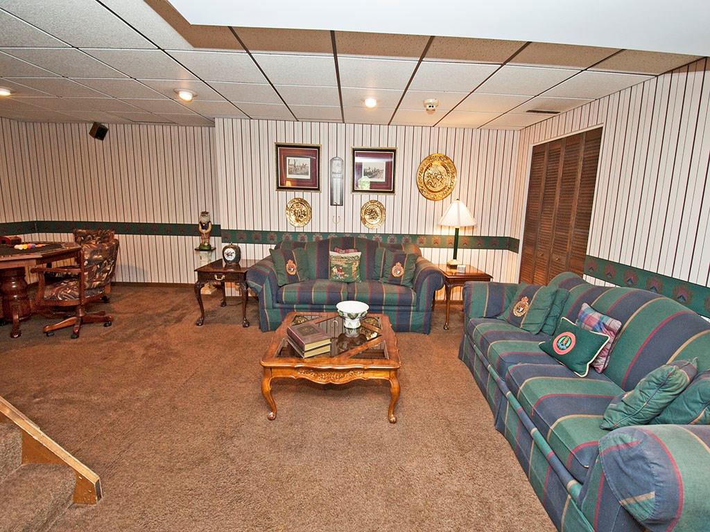 816 Flint Ridge Road Mt. Lebanon, PA 15243 - Photo 21 of 22 Gallery Image 21