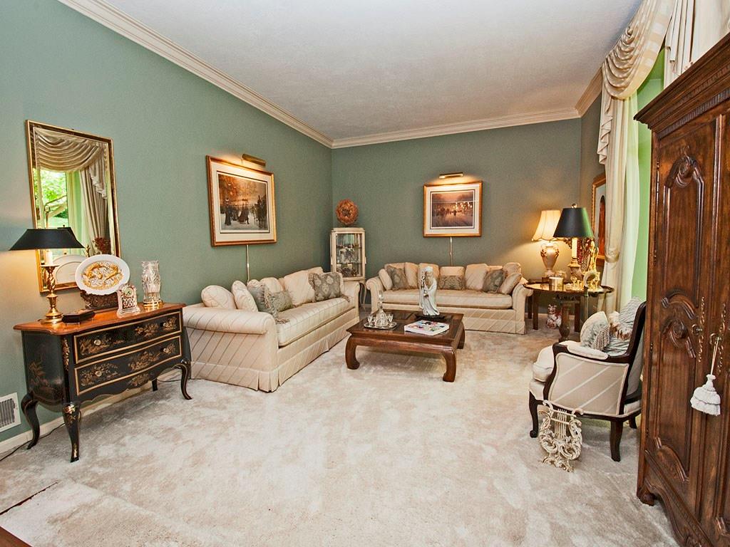 816 Flint Ridge Road Mt. Lebanon, PA 15243 - Photo 7 of 22 Gallery Image 7
