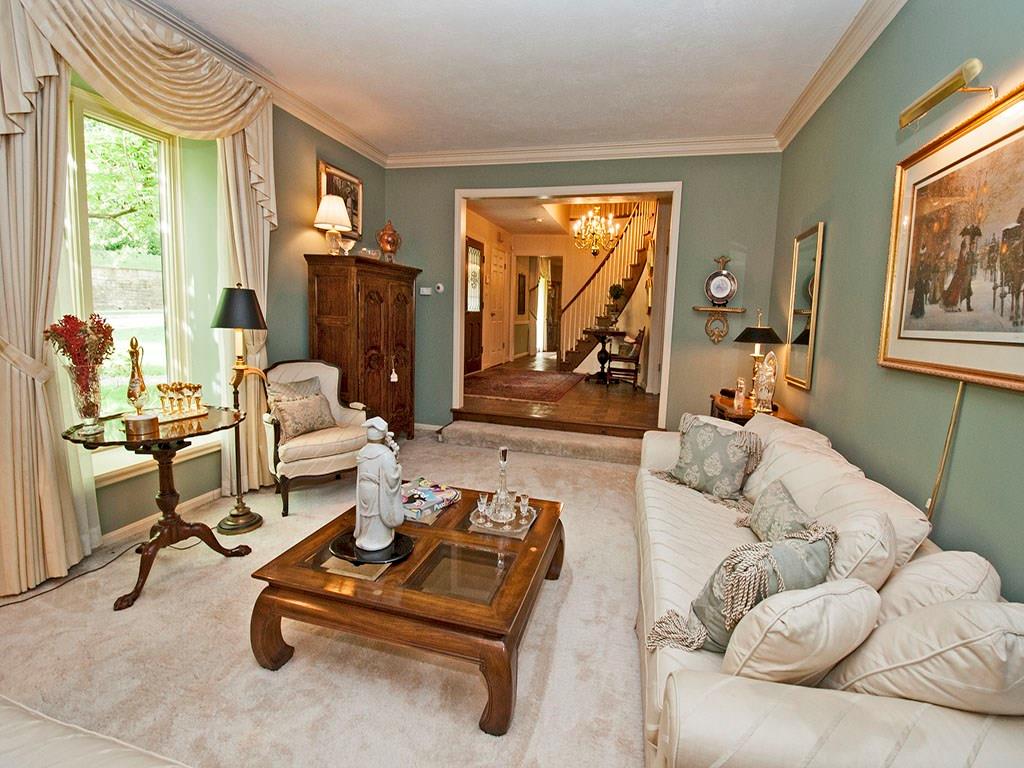 816 Flint Ridge Road Mt. Lebanon, PA 15243 - Photo 8 of 22 Gallery Image 8