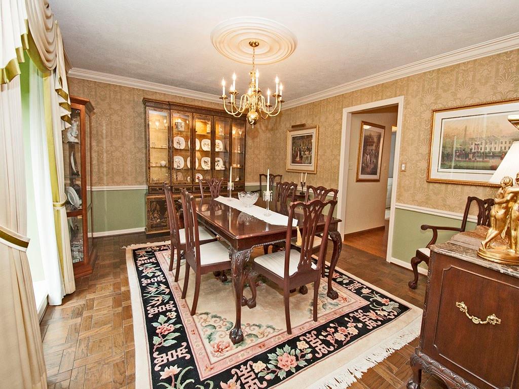 816 Flint Ridge Road Mt. Lebanon, PA 15243 - Photo 9 of 22 Gallery Image 9