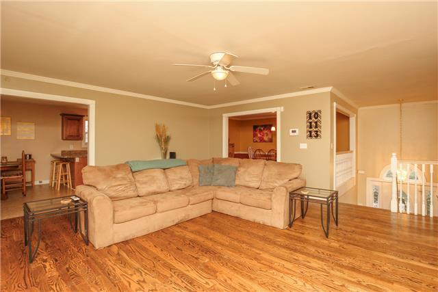 3820 Anderson Road Nashville, TN 37217 - Photo 2 of 20 Open living room