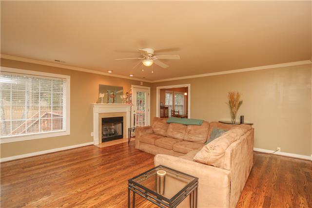 3820 Anderson Road Nashville, TN 37217 - Photo 3 of 20 Gallery Image 3