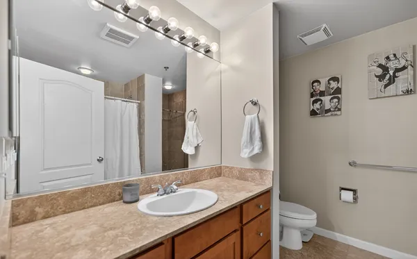 $4,200 | 1212 North Wells Street, Unit 1205, Chicago, IL 60610