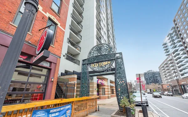 $4,200 | 1212 North Wells Street, Unit 1205, Chicago, IL 60610