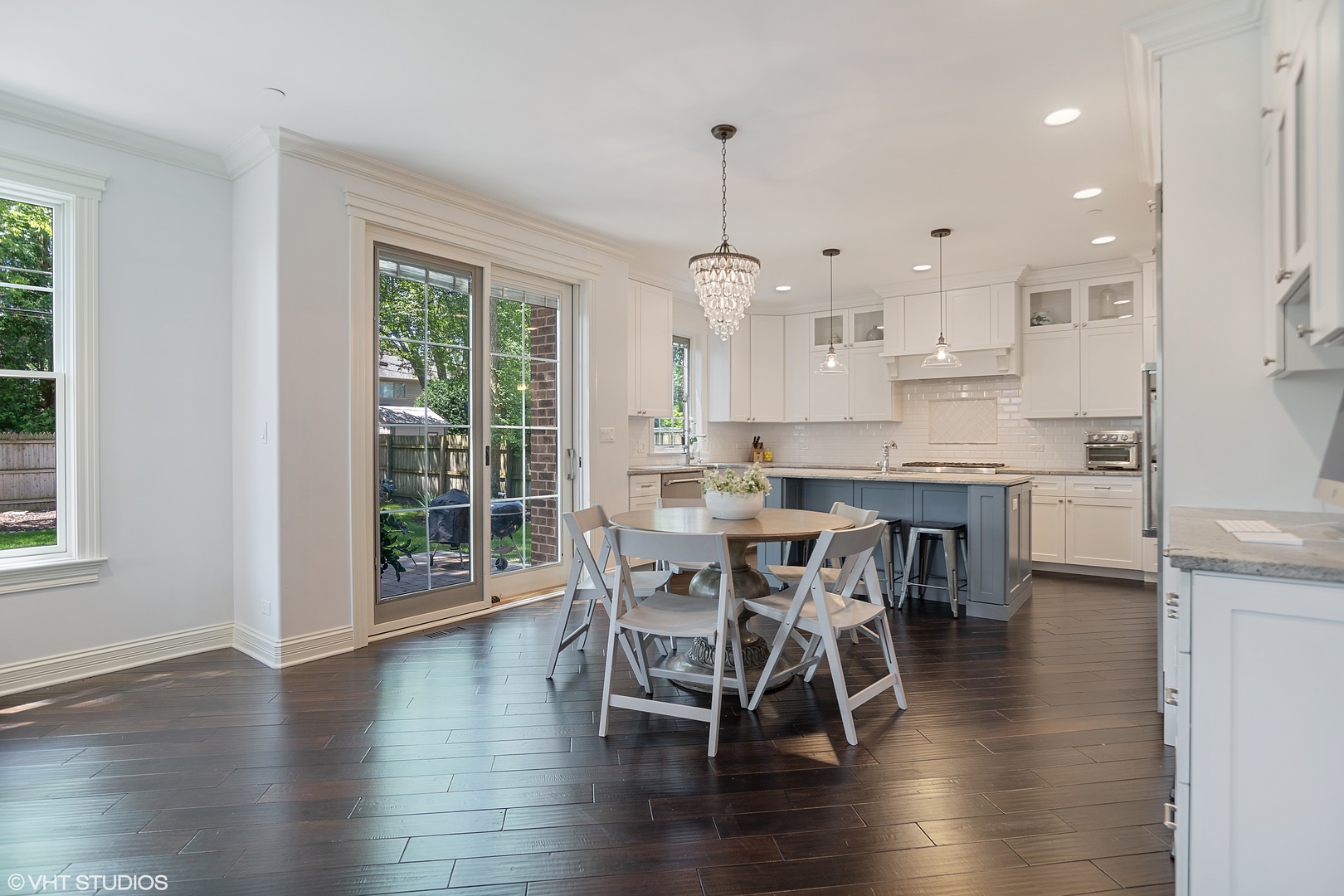 2407 Illinois Road Northbrook, IL 60062 - Photo 12 of 32