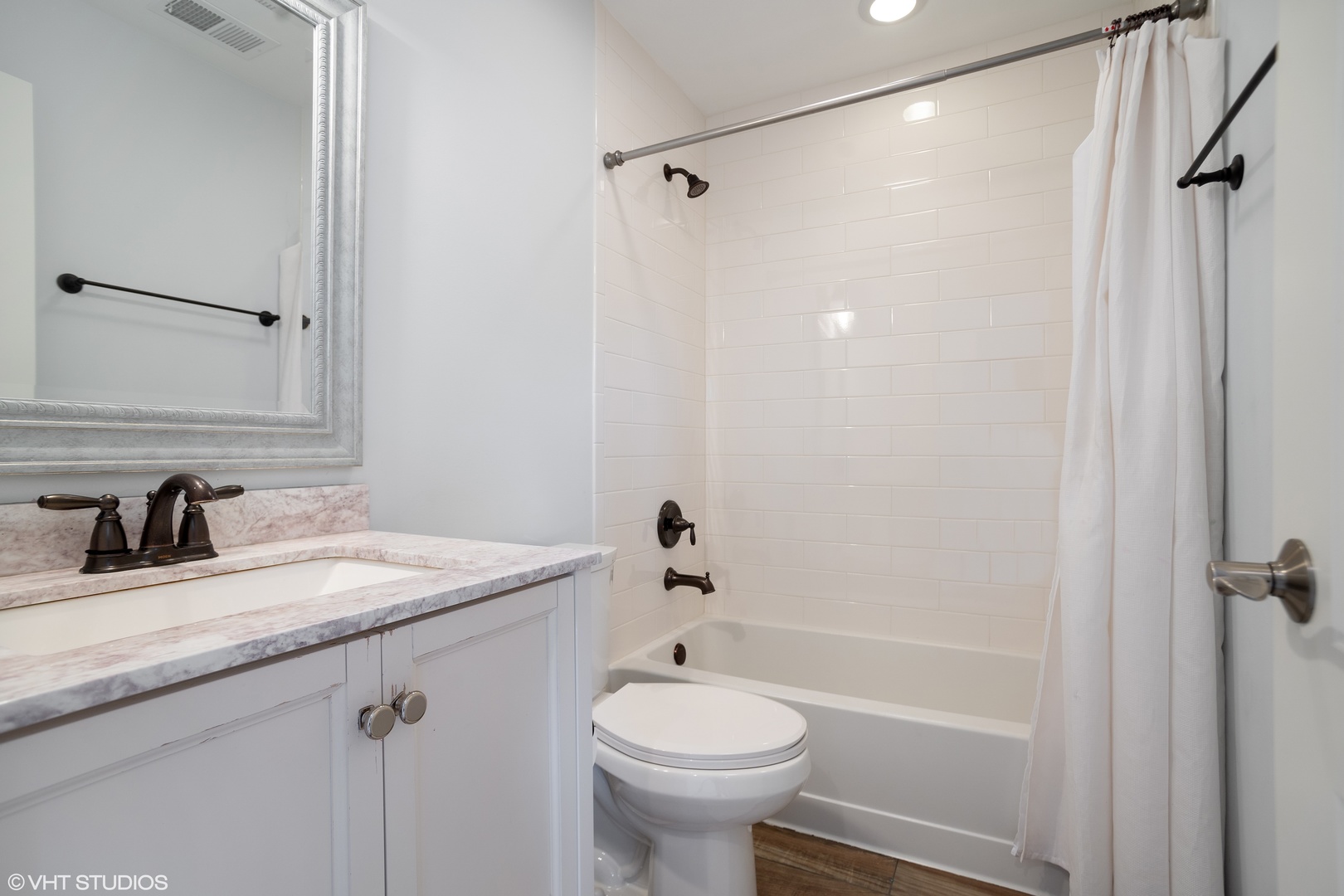 2407 Illinois Road Northbrook, IL 60062 - Photo 20 of 32