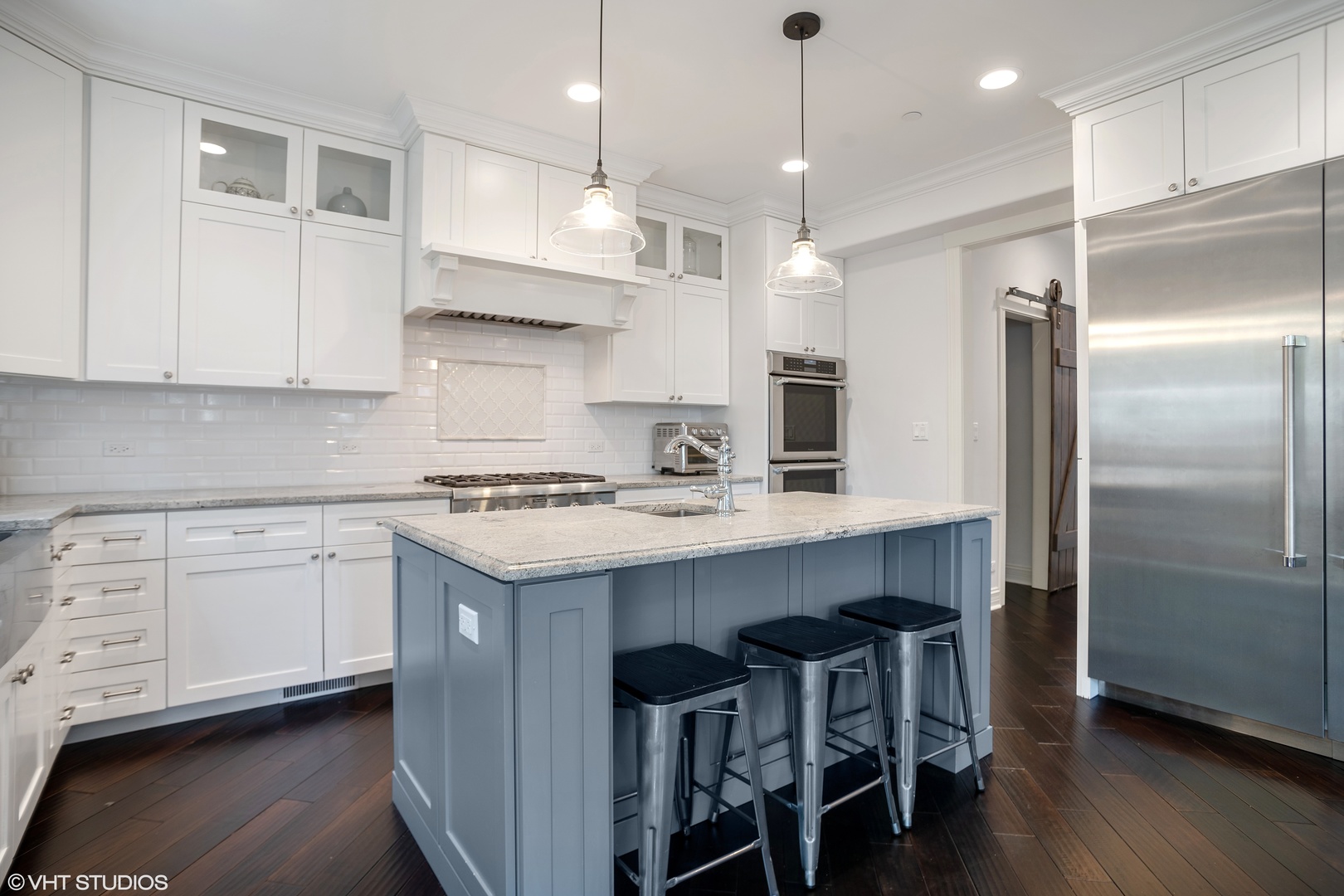 2407 Illinois Road Northbrook, IL 60062 - Photo 3 of 32