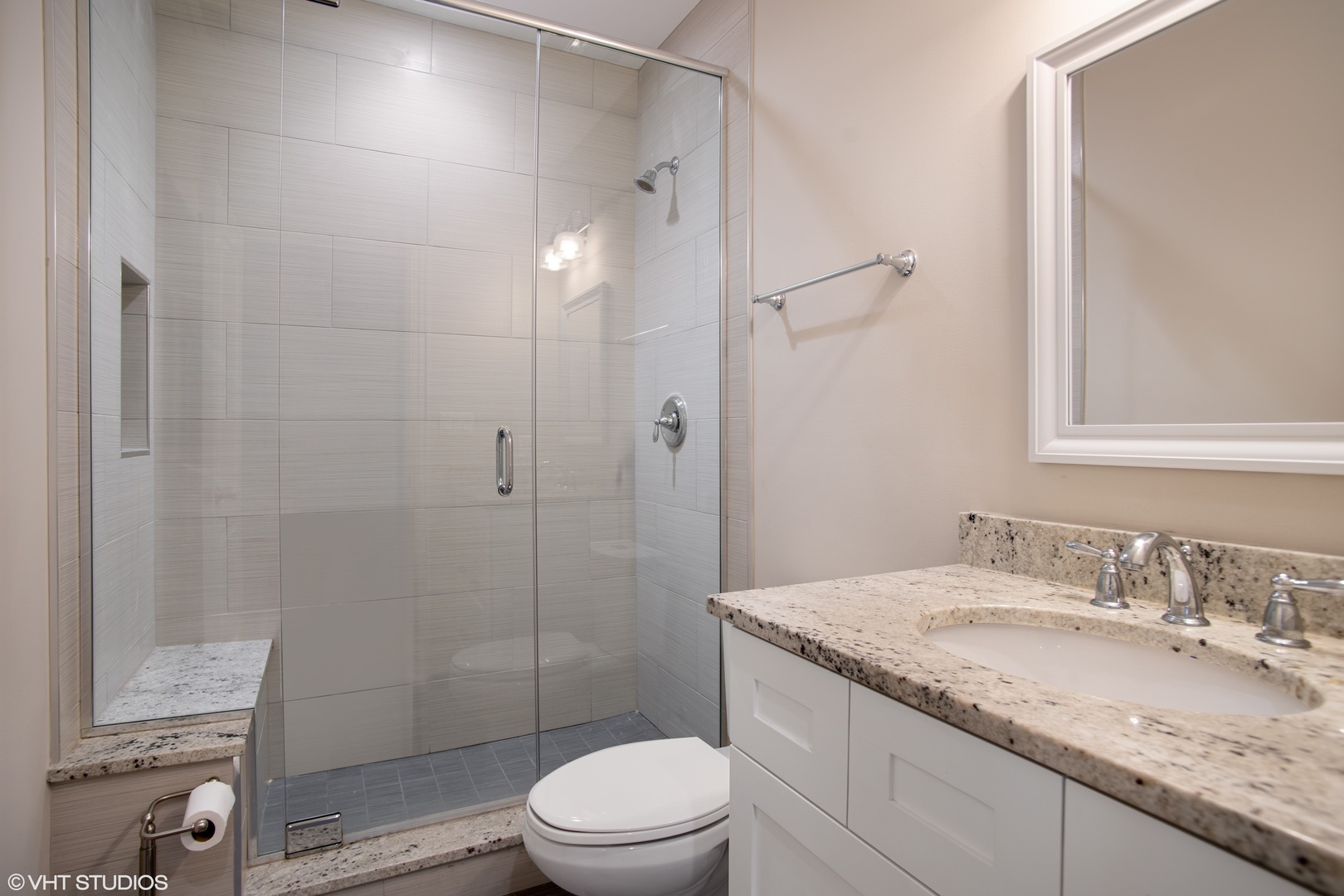 2407 Illinois Road Northbrook, IL 60062 - Photo 23 of 32