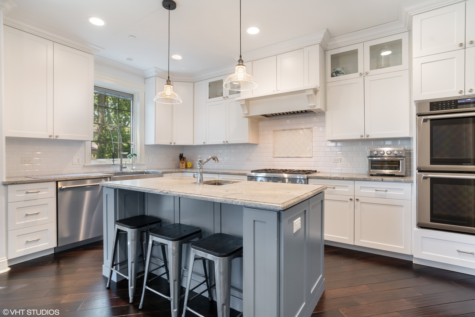 2407 Illinois Road Northbrook, IL 60062 - Photo 7 of 32