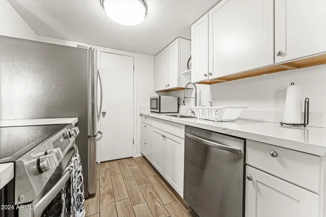 $2,800 | 8111 East Glenrosa Avenue, Scottsdale, AZ 85251