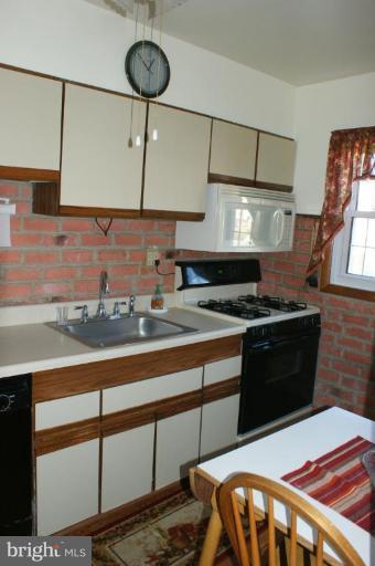 9726 Conmar Road Middle River, MD 21220 - Photo 6 of 28 Kitchen