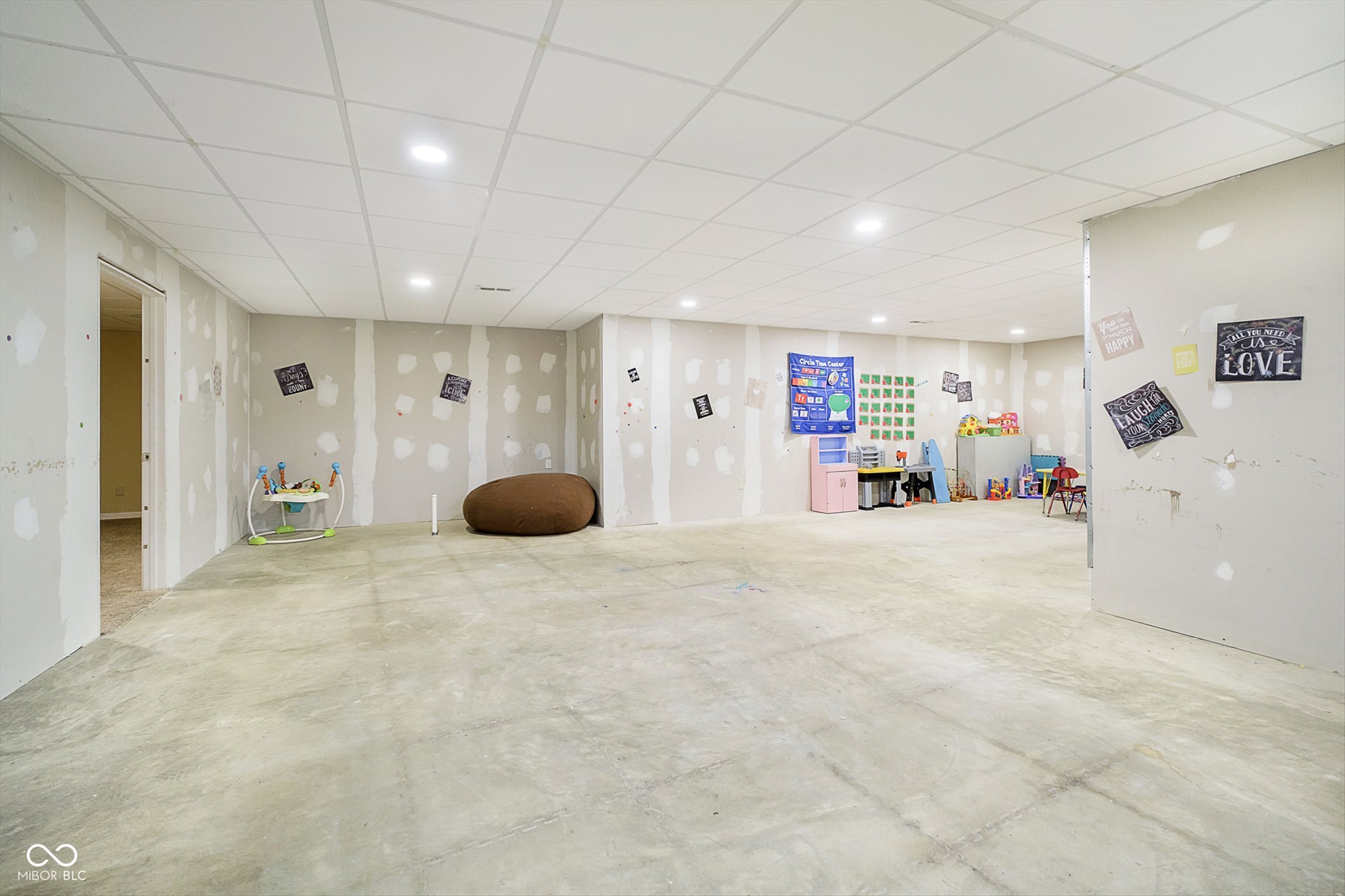 1251 Softwind Drive Indianapolis, IN 46260 - Photo 29 of 36