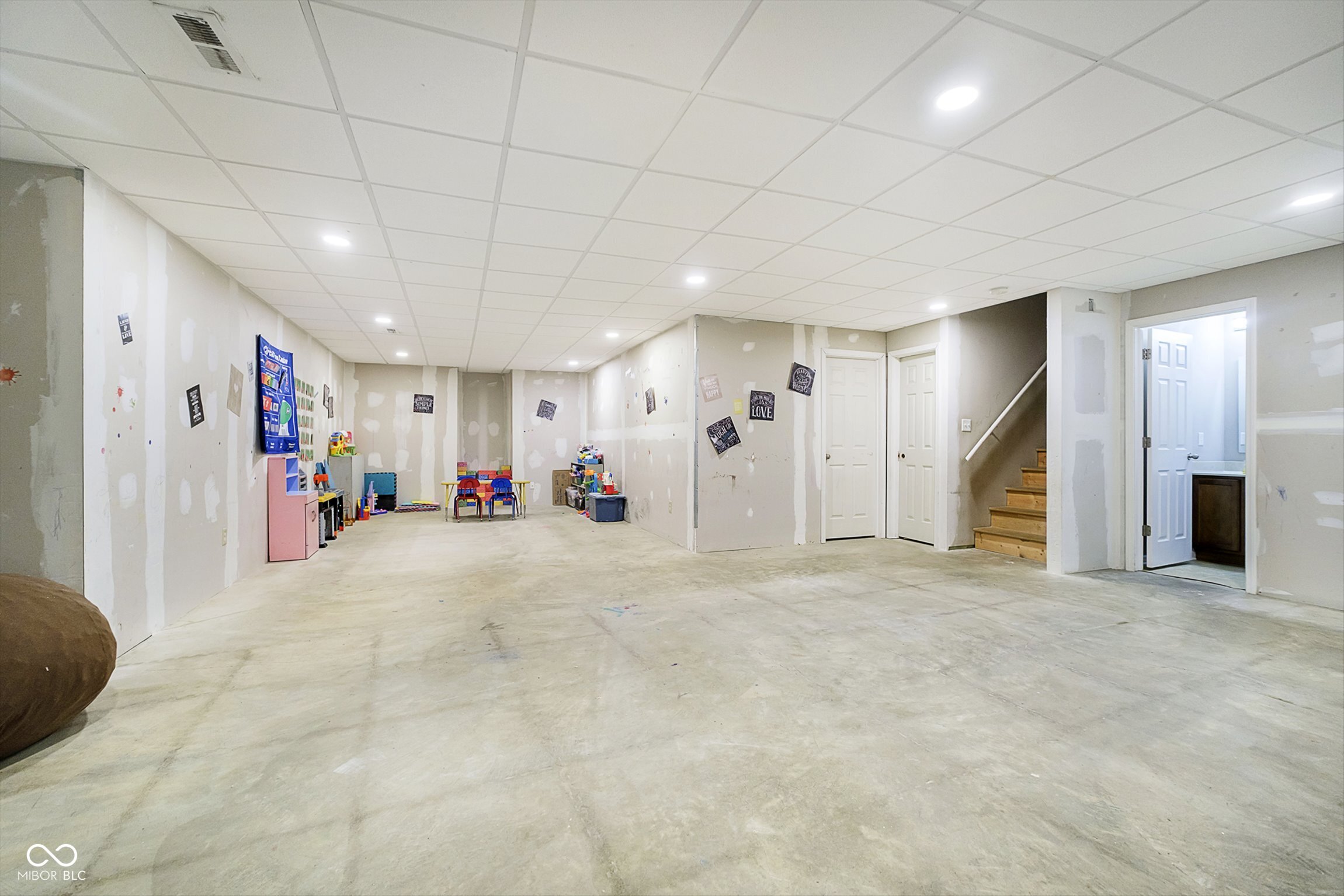 1251 Softwind Drive Indianapolis, IN 46260 - Photo 30 of 36