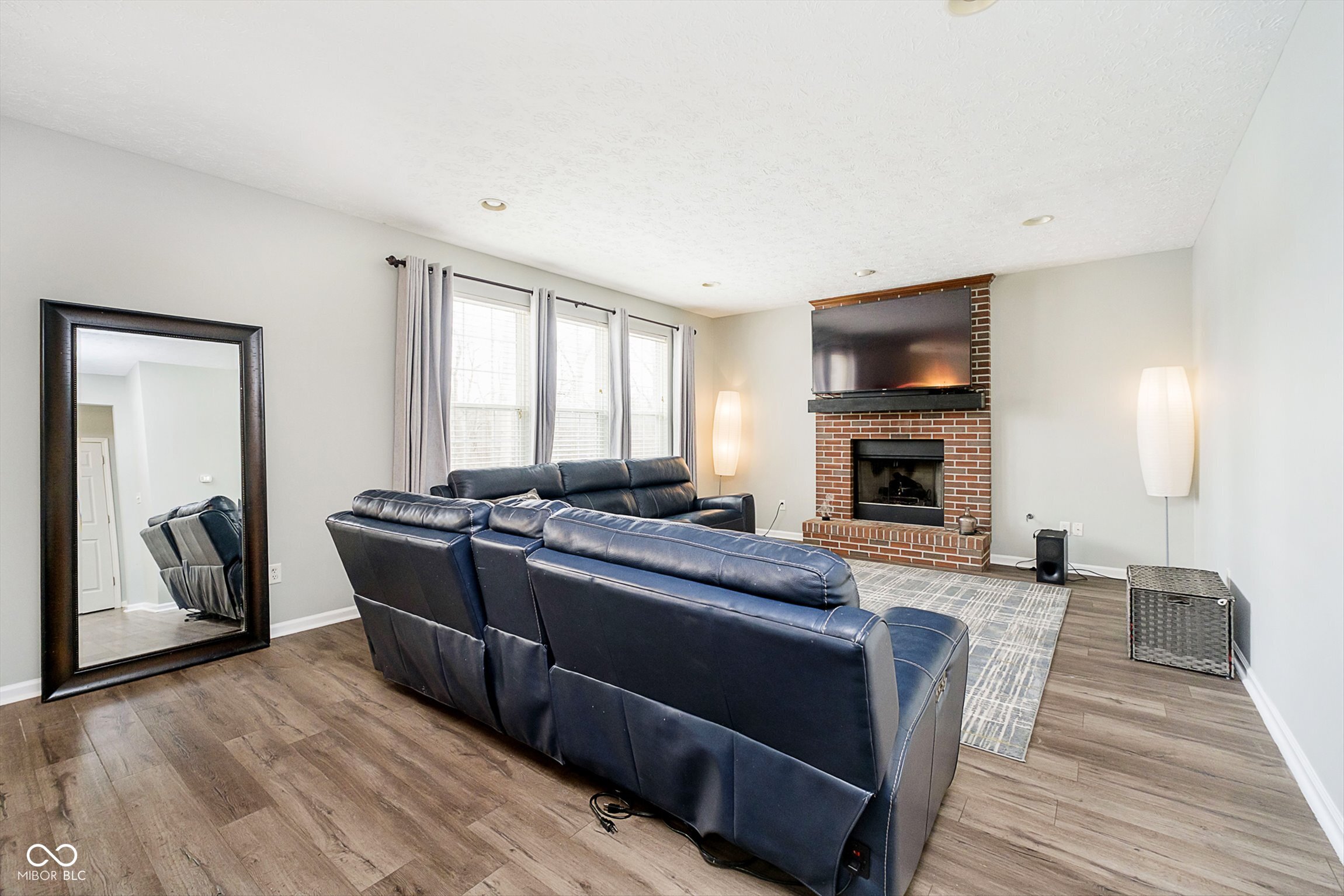 1251 Softwind Drive Indianapolis, IN 46260 - Photo 10 of 36