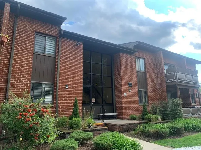 $2,000 | 12 Charles Lane, Unit 2B, Pomona, NY 10970