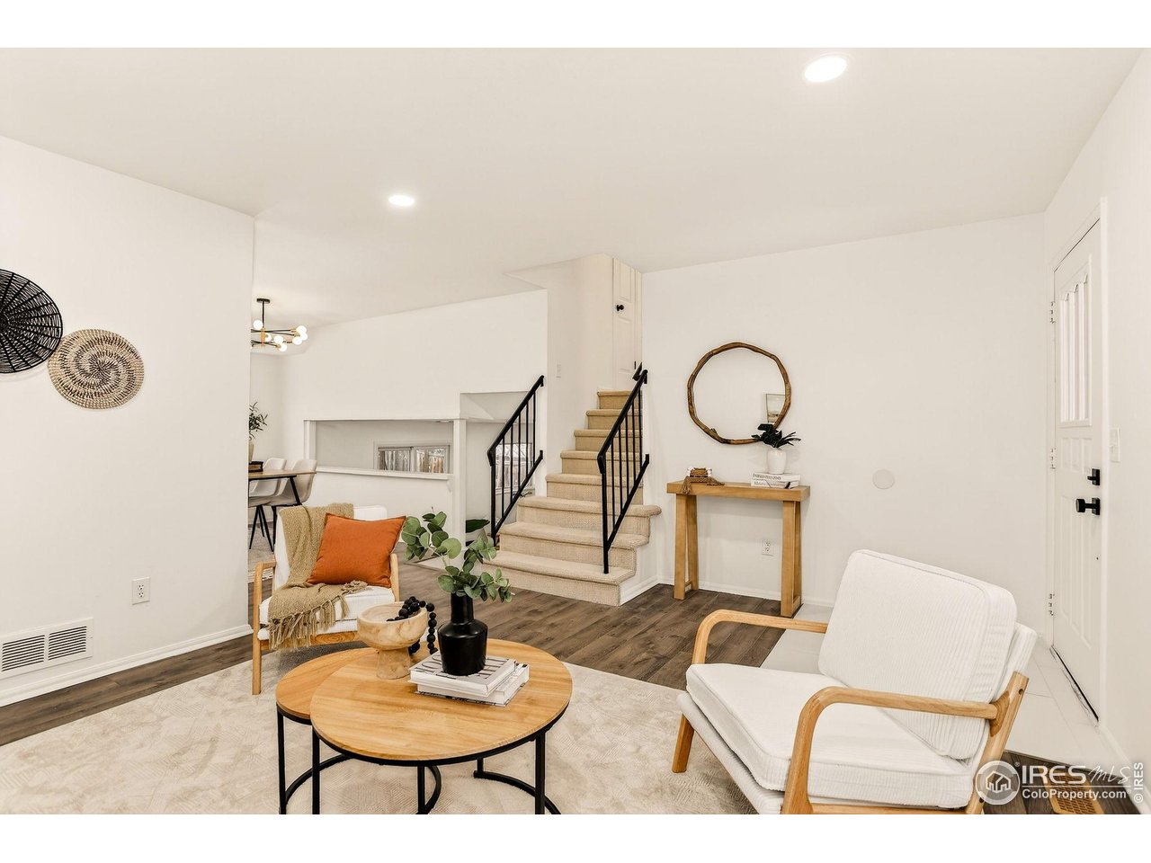 919 Vetch Circle Lafayette, CO 80026 - Photo 3 of 20 a living room with furniture