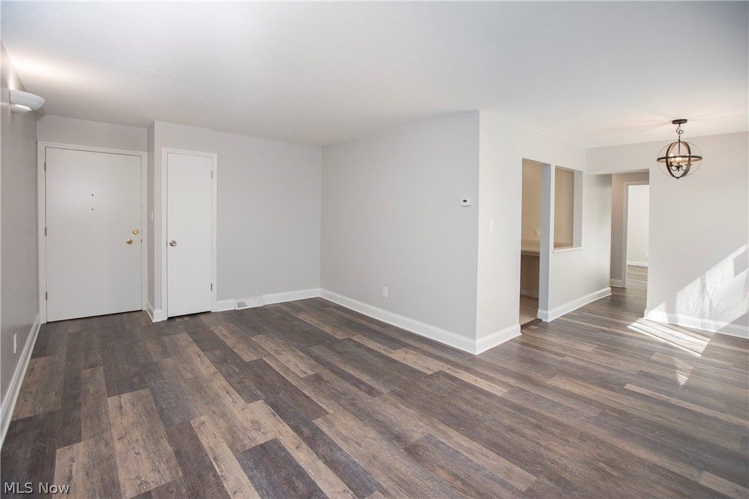 6640 Pearl Road, Unit 105 Cleveland, OH 44130 - Photo 4 of 21