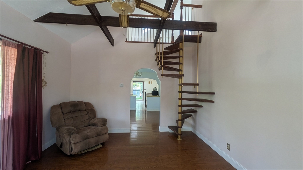 22 Vernon Street Boston, MA 02136 - Photo 4 of 24