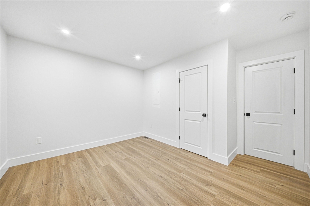 52 Rangeley Road, Unit 52 Newton, MA 02465 - Photo 25 of 41