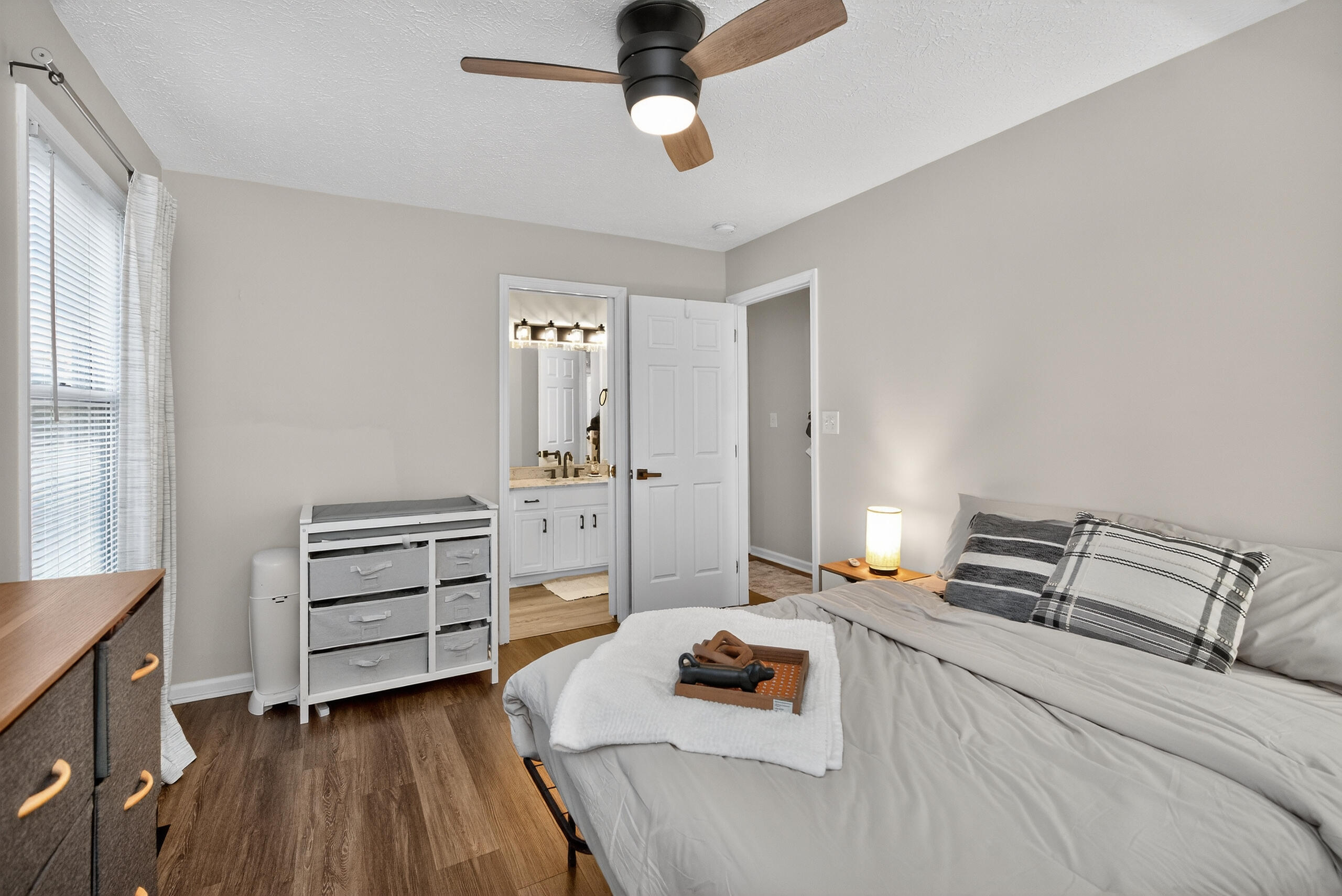 216 Meadow Valley Road Lexington, KY 40511 - Photo 21 of 35 2nd En-Suite 10x13.