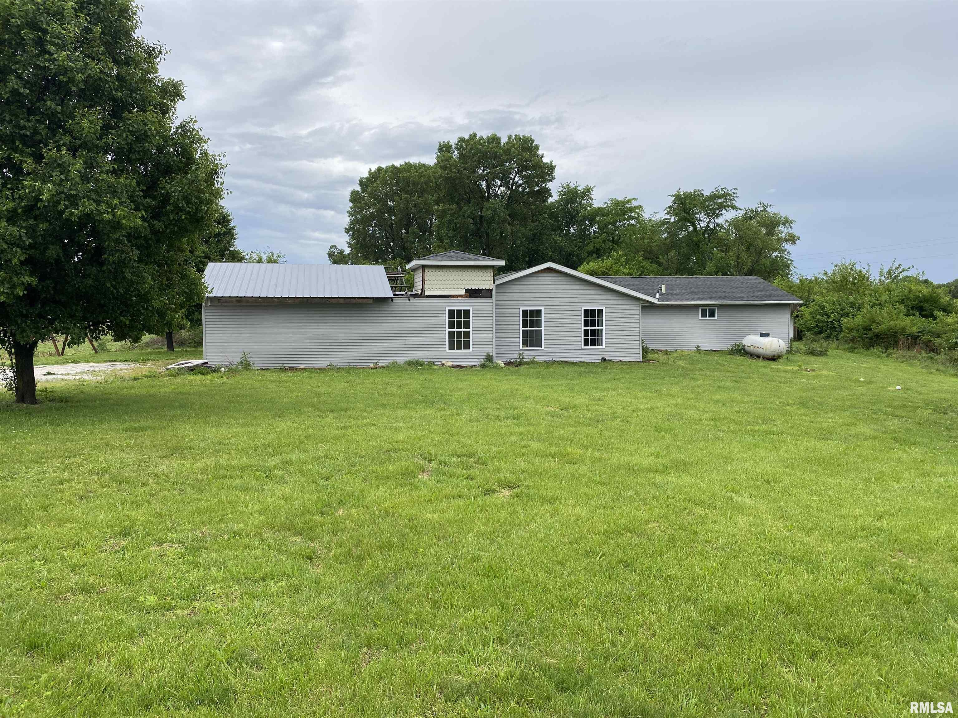 2067 New Lake Road Jacksonville, IL 62650 - Photo 1 of 7