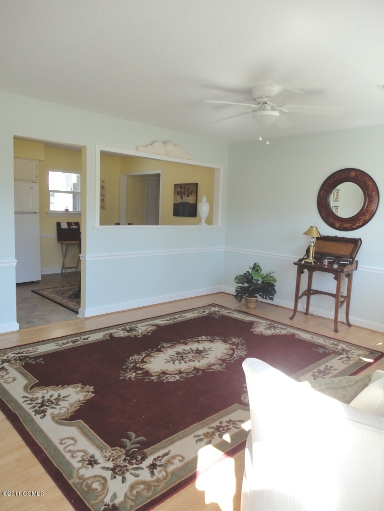133 Bayberry Road Newport, NC 28570 - Photo 2 of 19 Living Room